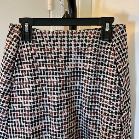 9. Altar’d State Stylish Houndstooth Front Pocket Mini Skirt Size Small - Picture 2 of 5